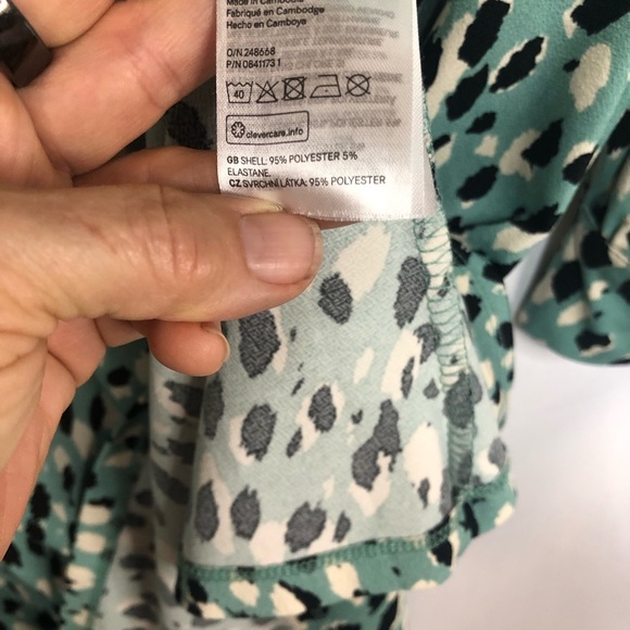 H&M Dress Paintbrush Pattern Faux Wrap Front Softly Gathered Cuffed Long Sleeve - Picture 9 of 10